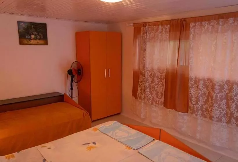 پانسیون Rooms Molabeciri