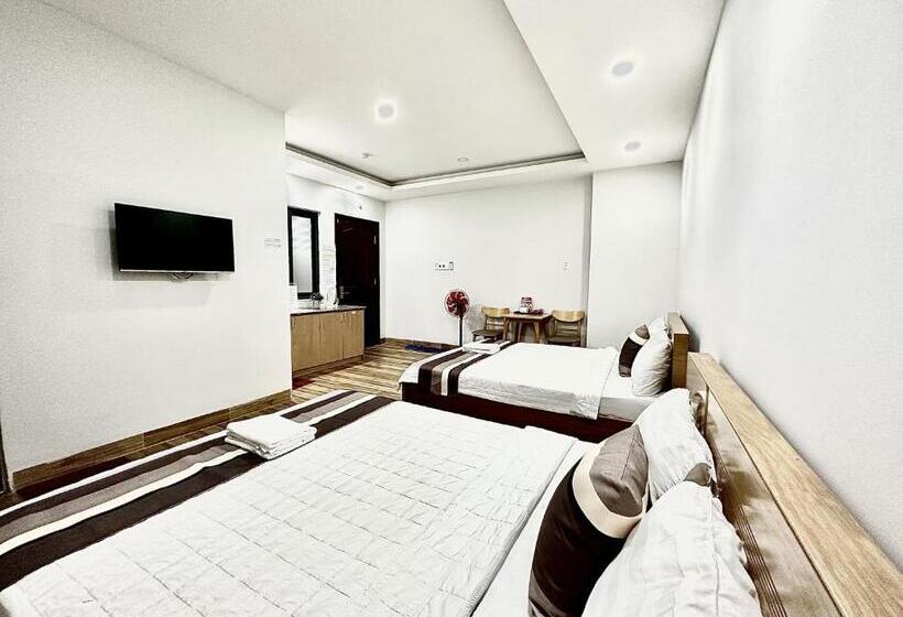 The Jade Hotel Near Tan Son Nhat Airport