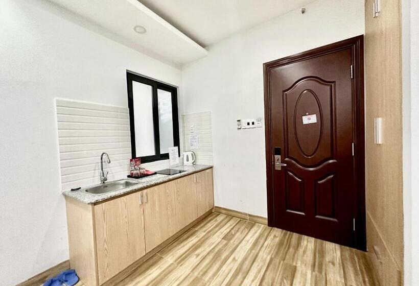 The Jade Hotel Near Tan Son Nhat Airport