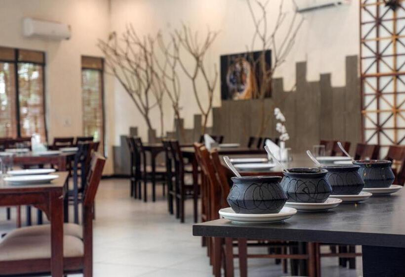 تختخواب و صبحانه Corbett Panorama Resort