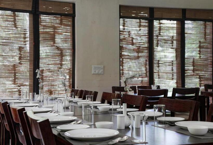 تختخواب و صبحانه Corbett Panorama Resort