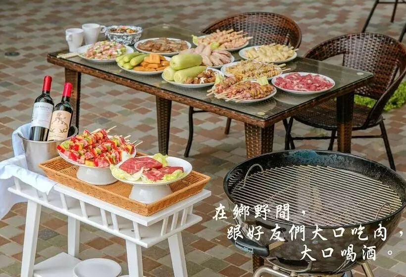 تختخواب و صبحانه Milan Yilan