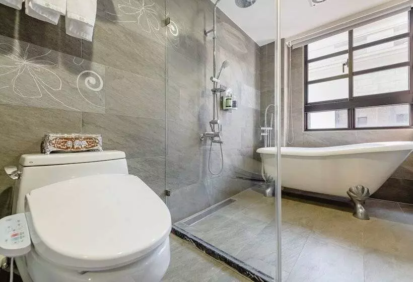 تختخواب و صبحانه Milan Yilan