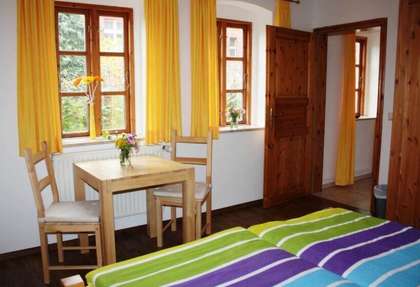 Хостел Altstadtcafé Und Pension