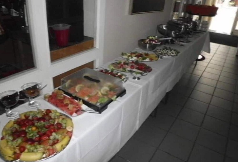 Хостел Altstadtcafé Und Pension