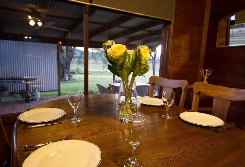 簡易ホテル Blaxland S Cottage