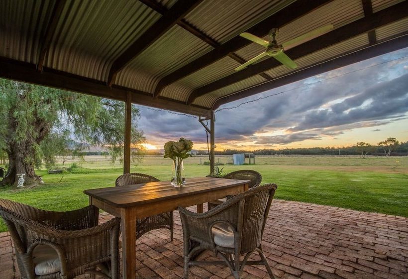 여관 Blaxland S Cottage