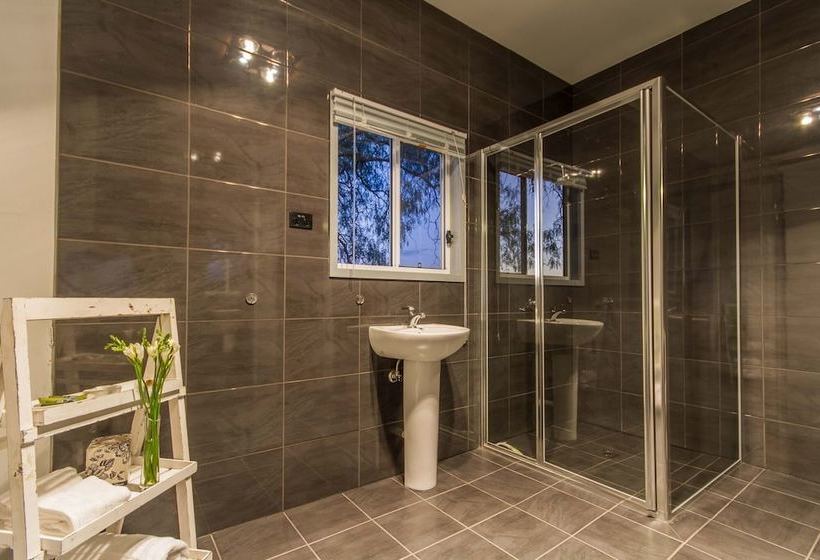 여관 Blaxland S Cottage