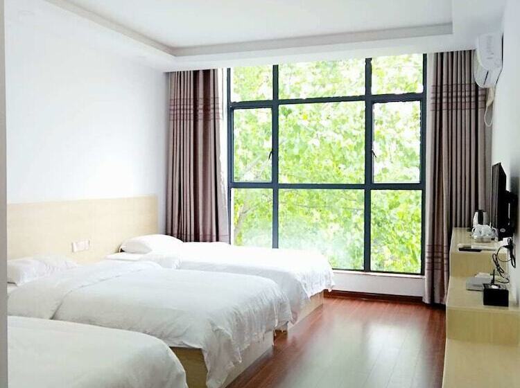 פונדק Dong Jiang Hu Xiang Cun Da Wan Cai