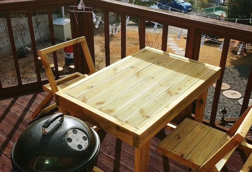 פונדק Geoje Sea Love Pension