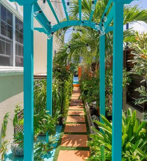 مسافرخانه Hidden Gem Barbados