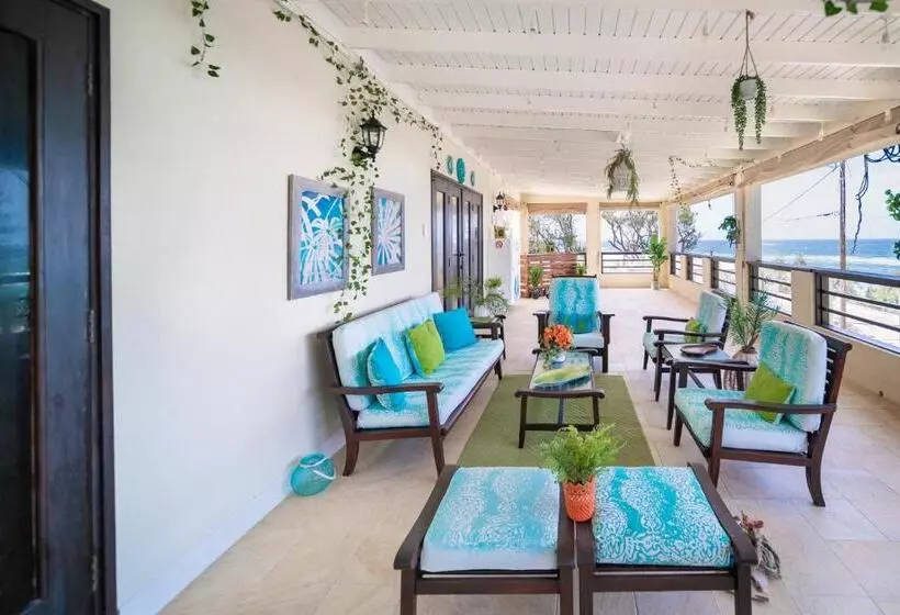 مسافرخانه Hidden Gem Barbados
