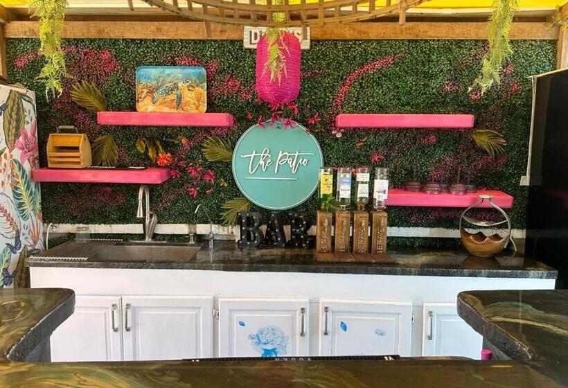 مسافرخانه Hidden Gem Barbados