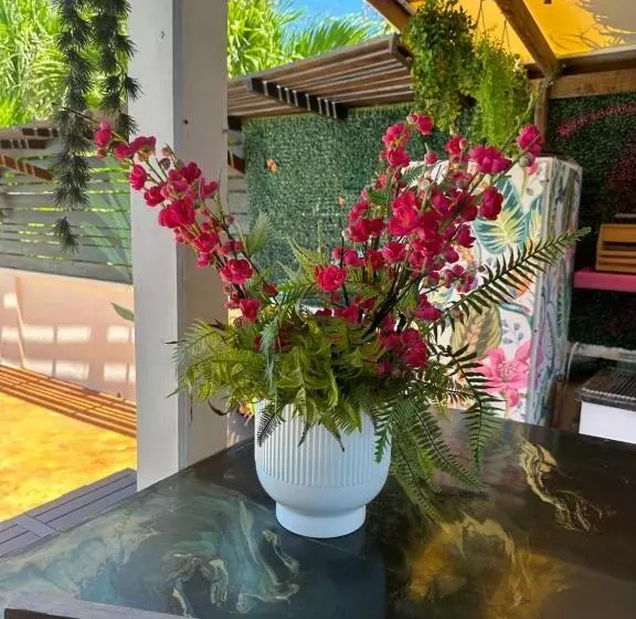 مسافرخانه Hidden Gem Barbados