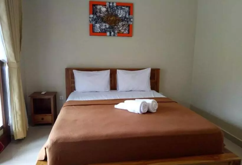 Hostelli Lilis Cempaka Mas Guesthouse