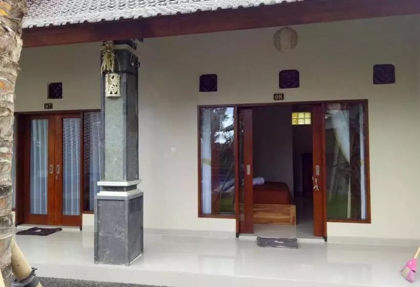 Hostelli Lilis Cempaka Mas Guesthouse