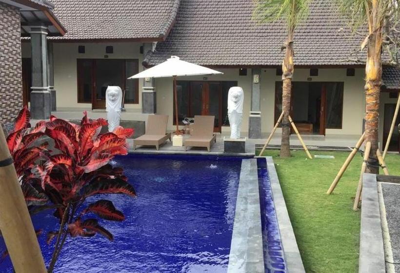 簡易ホテル Lilis Cempaka Mas Guesthouse