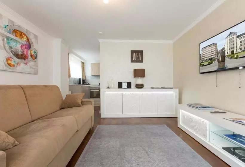 The Queen Luxury Apartments   Villa Vinicia