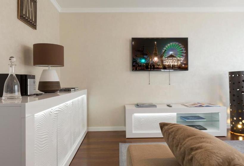 The Queen Luxury Apartments Villa Vinicia