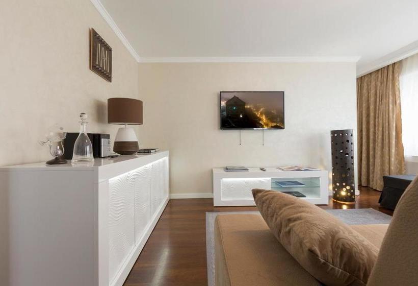 The Queen Luxury Apartments Villa Vinicia