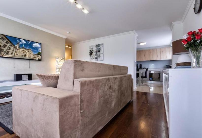 The Queen Luxury Apartments Villa Vinicia