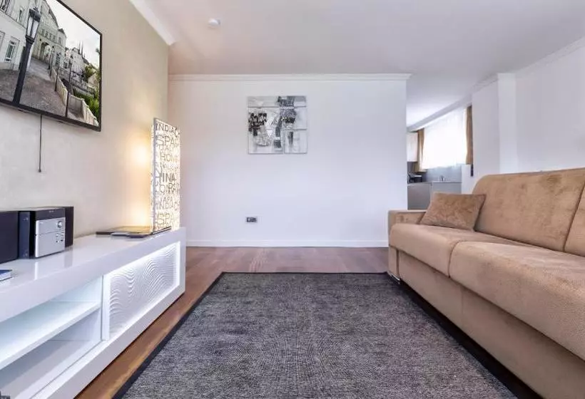 The Queen Luxury Apartments   Villa Vinicia