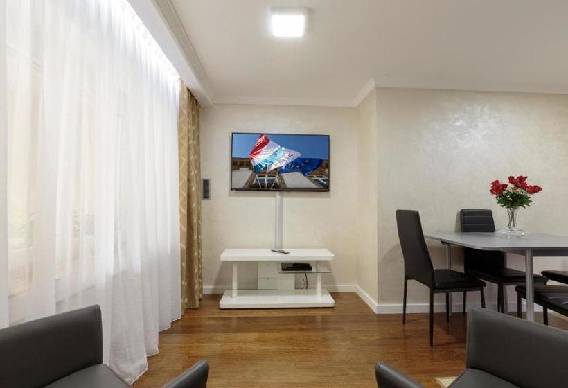 The Queen Luxury Apartments Villa Vinicia