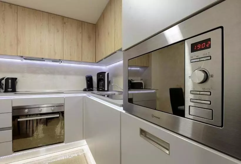 The Queen Luxury Apartments   Villa Vinicia