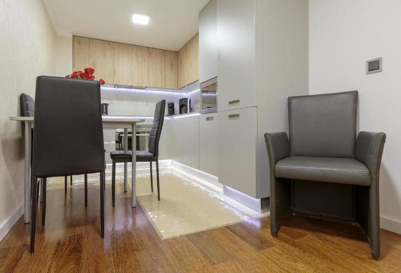 The Queen Luxury Apartments Villa Vinicia