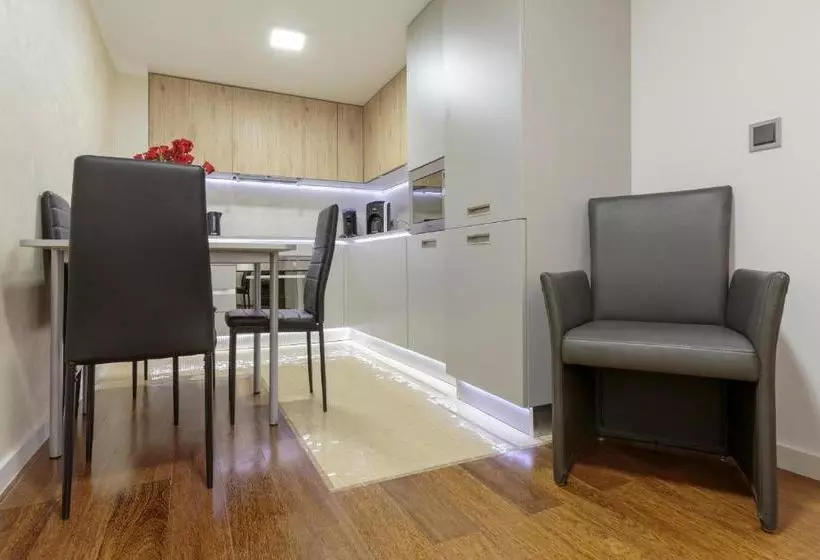 The Queen Luxury Apartments   Villa Vinicia
