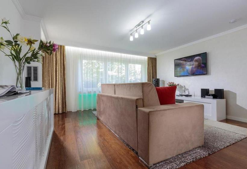 The Queen Luxury Apartments Villa Vinicia