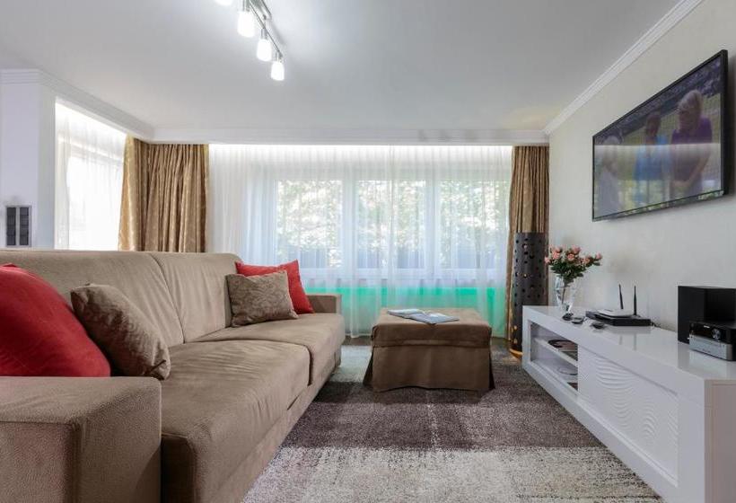 The Queen Luxury Apartments Villa Vinicia