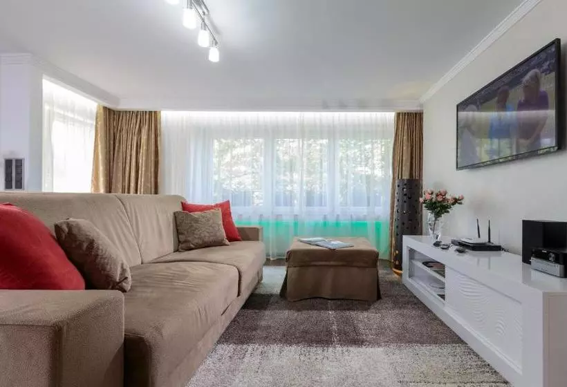 The Queen Luxury Apartments   Villa Vinicia