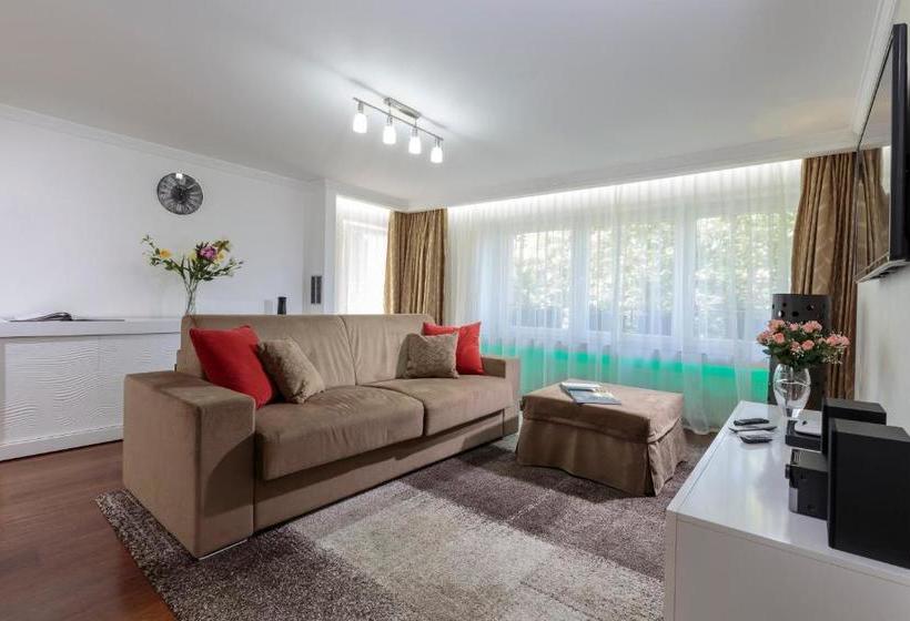 The Queen Luxury Apartments Villa Vinicia