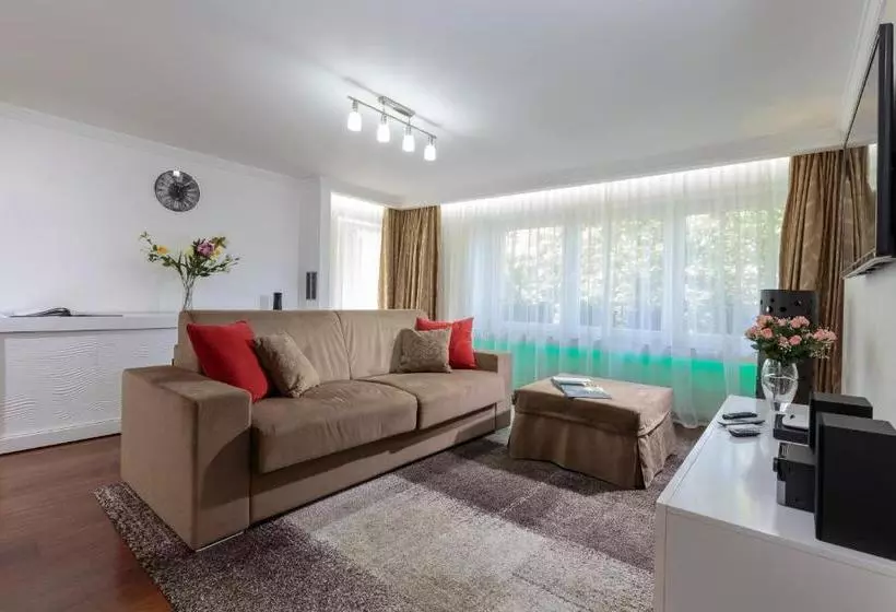 The Queen Luxury Apartments   Villa Vinicia