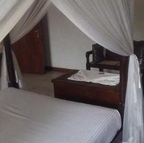 مسافرخانه Twiga Sanctuary Resort