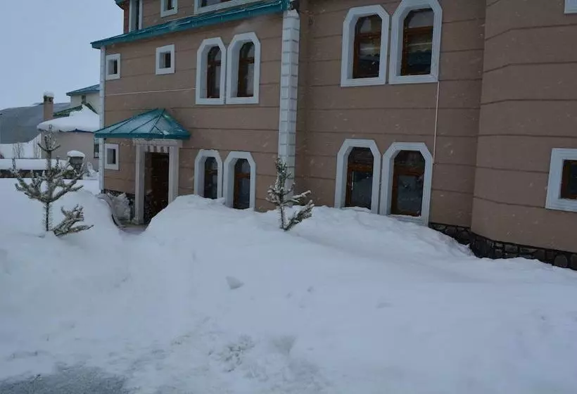 Hotelli Alpina Konaklari