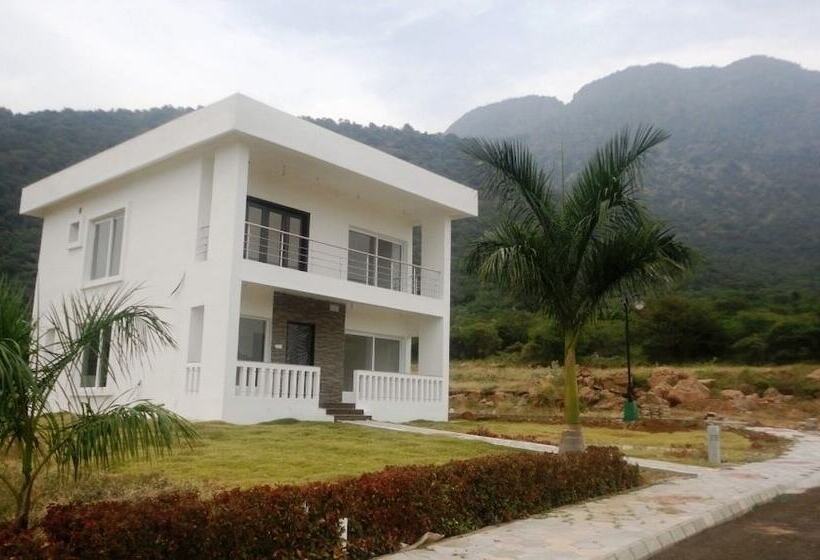 Hotel Bahri Beautiful Country