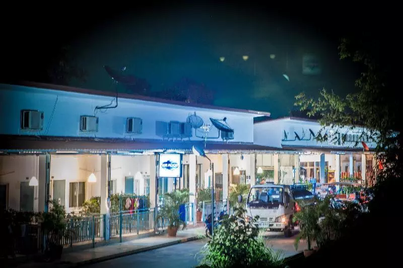هتل Blue Moon Samed