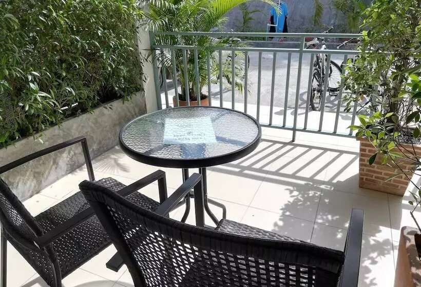 هتل Blue Moon Samed