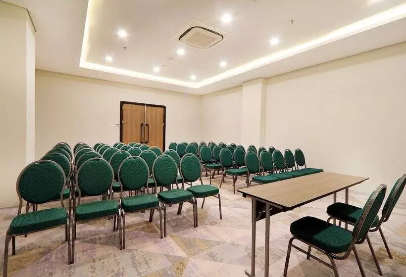 Hotel Fortunagrande Jember