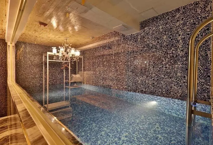 February Hotel Gimhae
