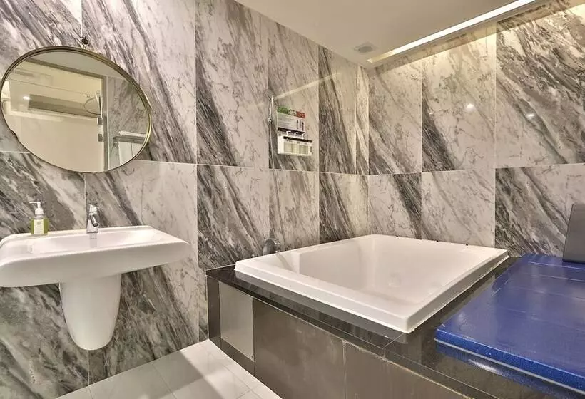February Hotel Gimhae