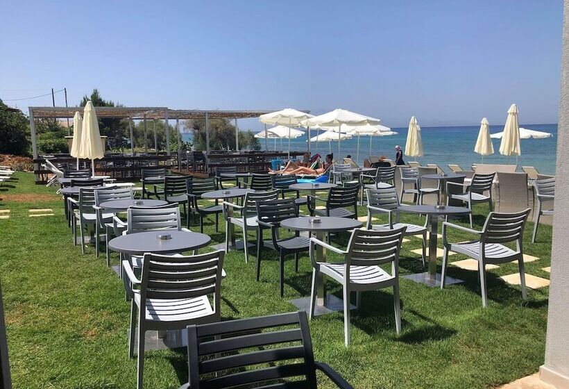 هتل Golden Coast Resort