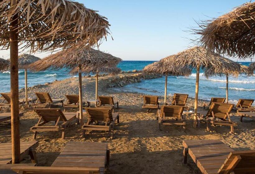 هتل Golden Coast Resort