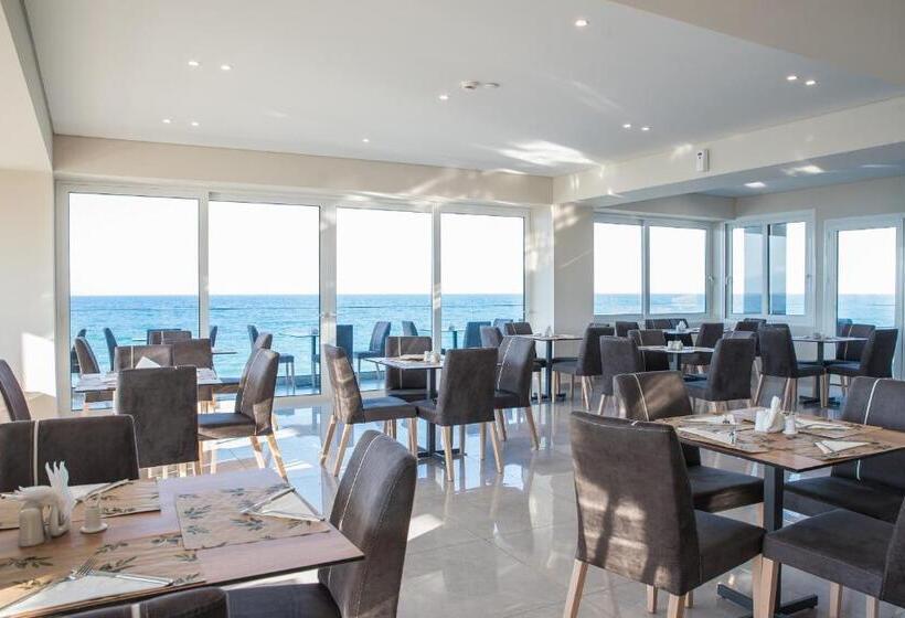 هتل Golden Coast Resort