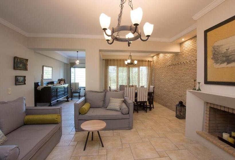 هتل Golden Coast Resort