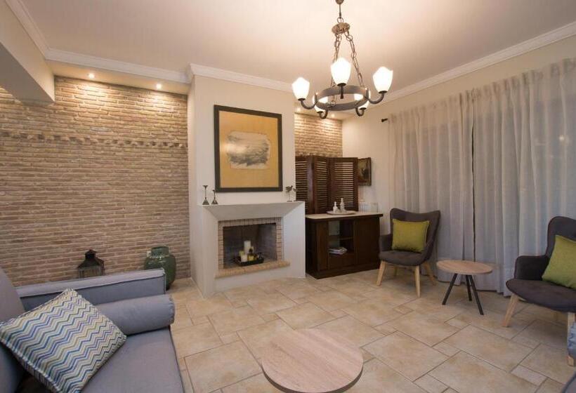 هتل Golden Coast Resort