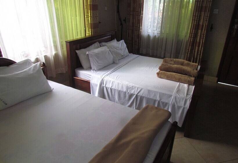 هتل Mikumi Resort