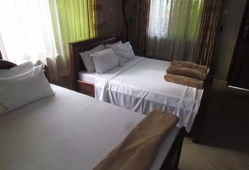 هتل Mikumi Resort